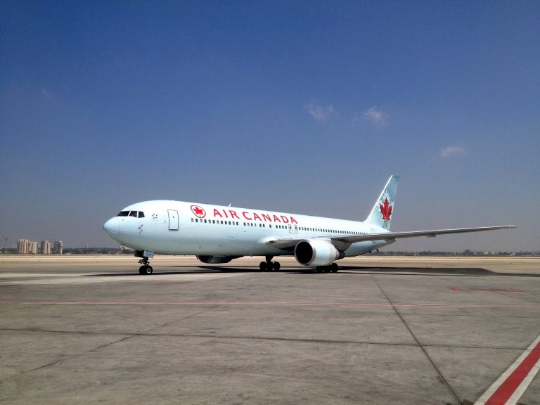 Air Canada to Temporarily Lay Off Thousands