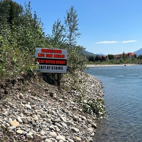 Fernie warning residents of log jams in Elk River