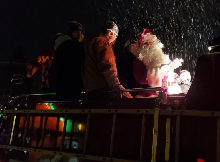 Registration open for Invermere Light Up Parade