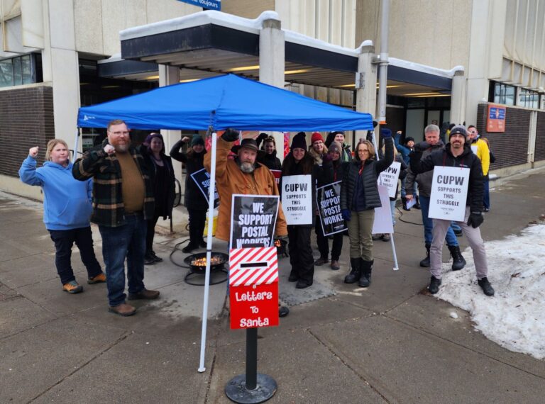 East Kootenay District Labour Council members join postal workers’ picket line